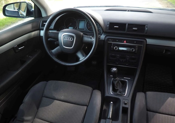 Audi A4 cena 13900 przebieg: 354300, rok produkcji 2005 z Krapkowice małe 667